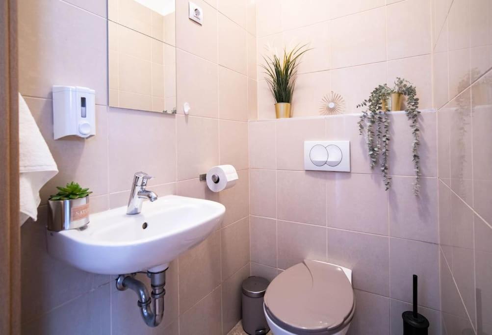 Free Parking! Soho Budapest 304, 4 Ppl, Ac, Fast Wifi, Smart Tv Экстерьер фото