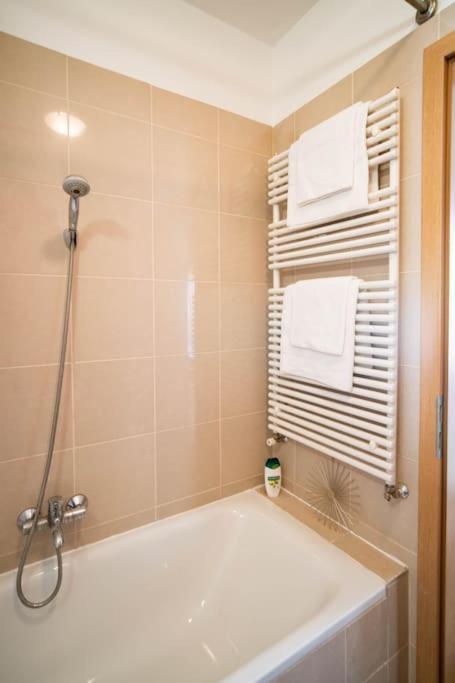 Free Parking! Soho Budapest 304, 4 Ppl, Ac, Fast Wifi, Smart Tv Экстерьер фото